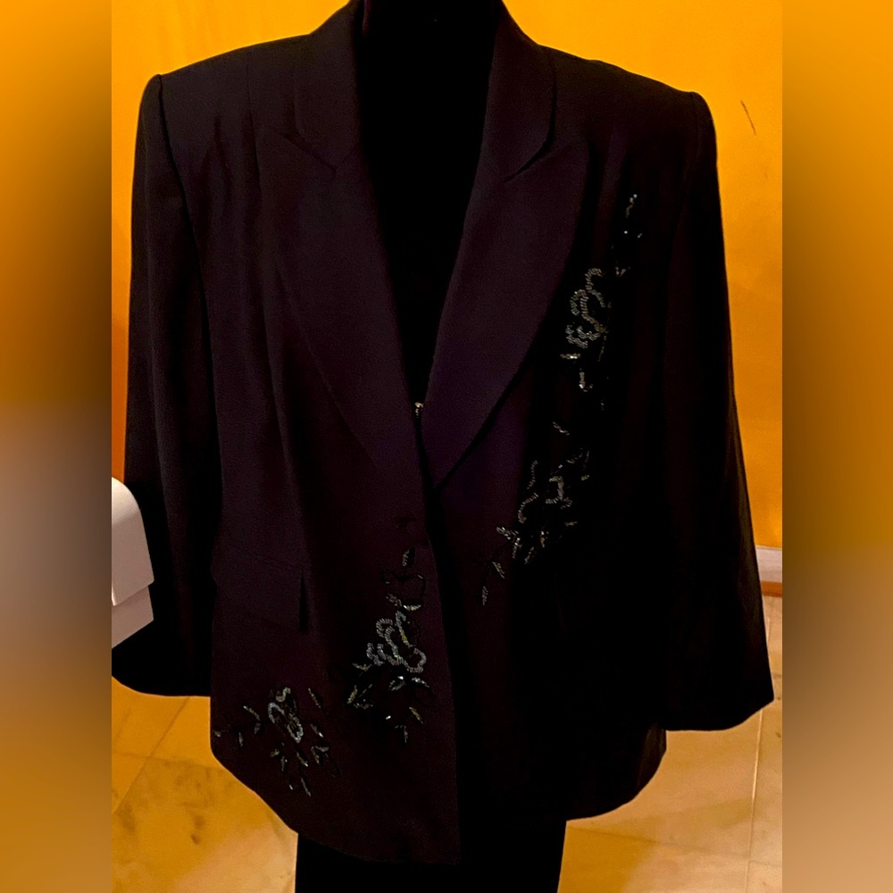 Beaded black blazer Valarie Stevens size 16